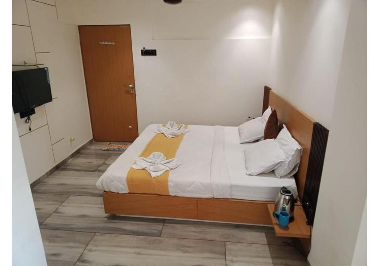 Shree Murlidhar Guest House Сурат Екстер'єр фото