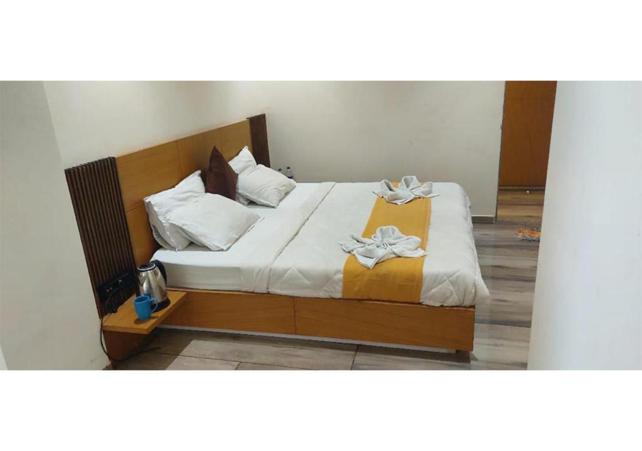 Shree Murlidhar Guest House Сурат Екстер'єр фото