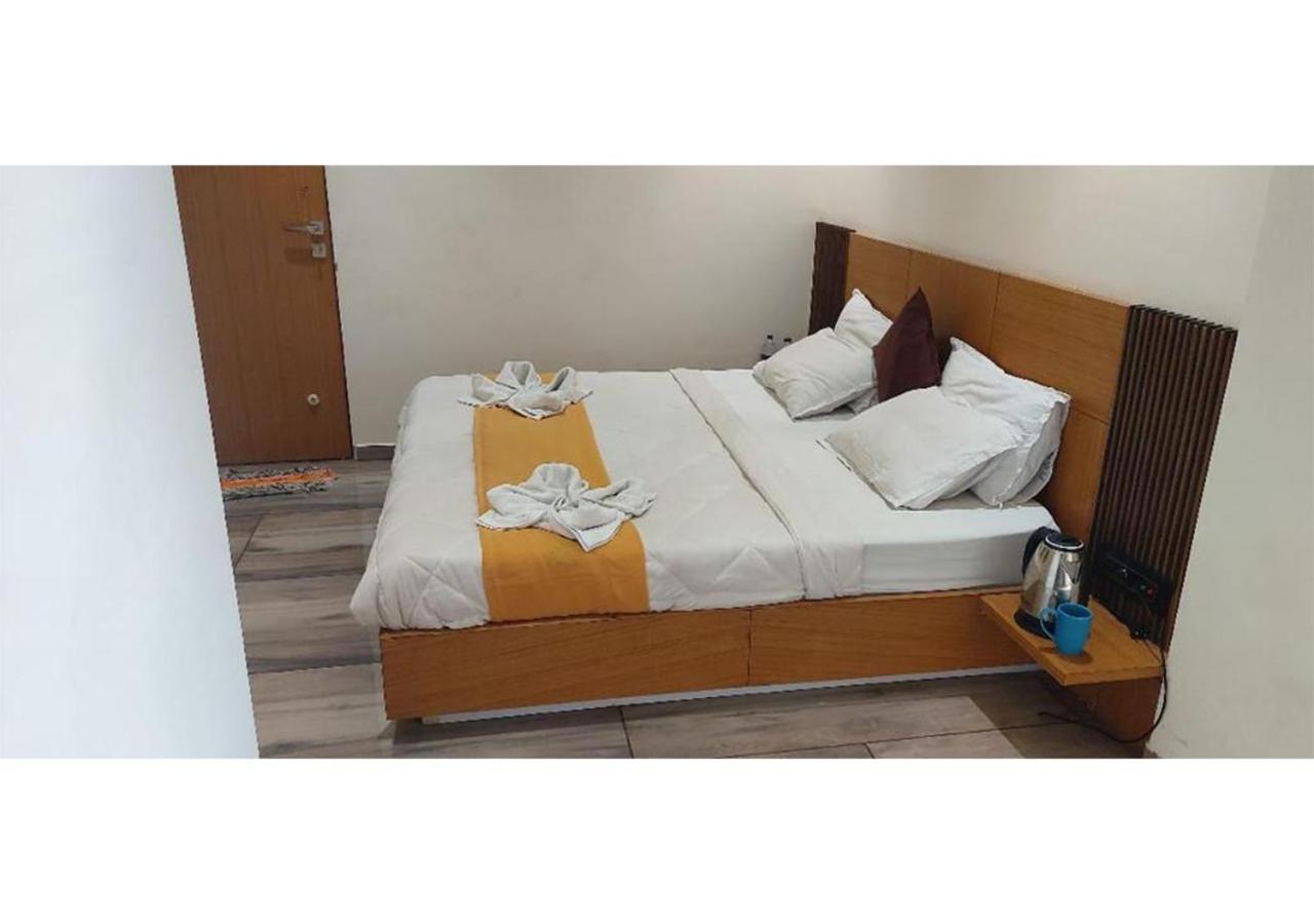 Shree Murlidhar Guest House Сурат Екстер'єр фото